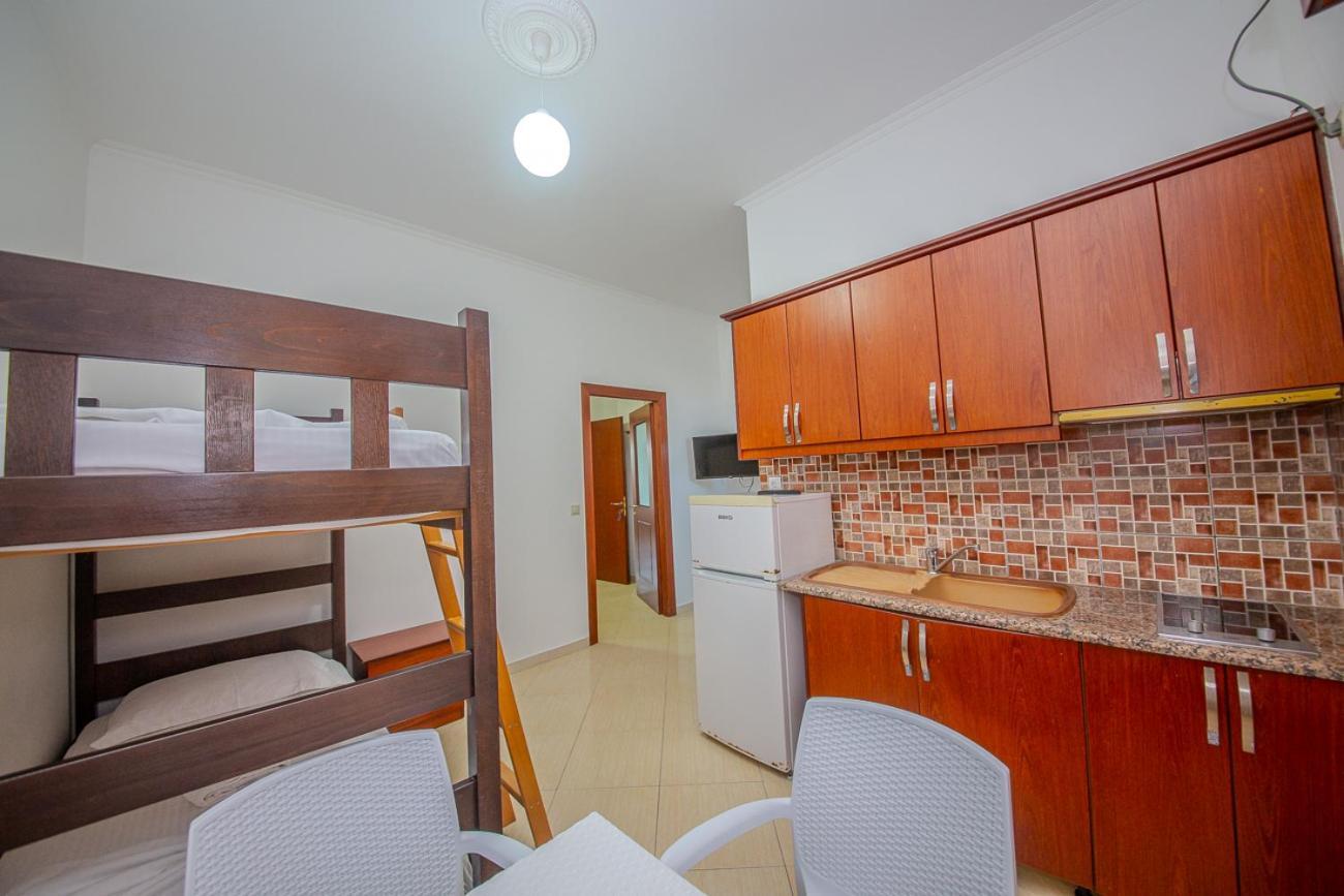 Hotel Landi Ксамил Екстериор снимка