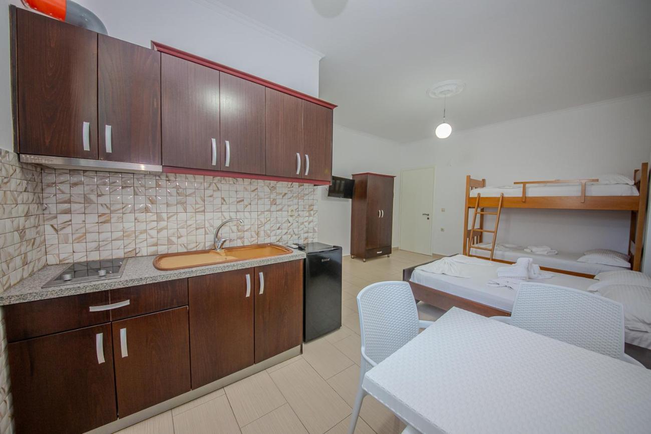 Hotel Landi Ксамил Екстериор снимка