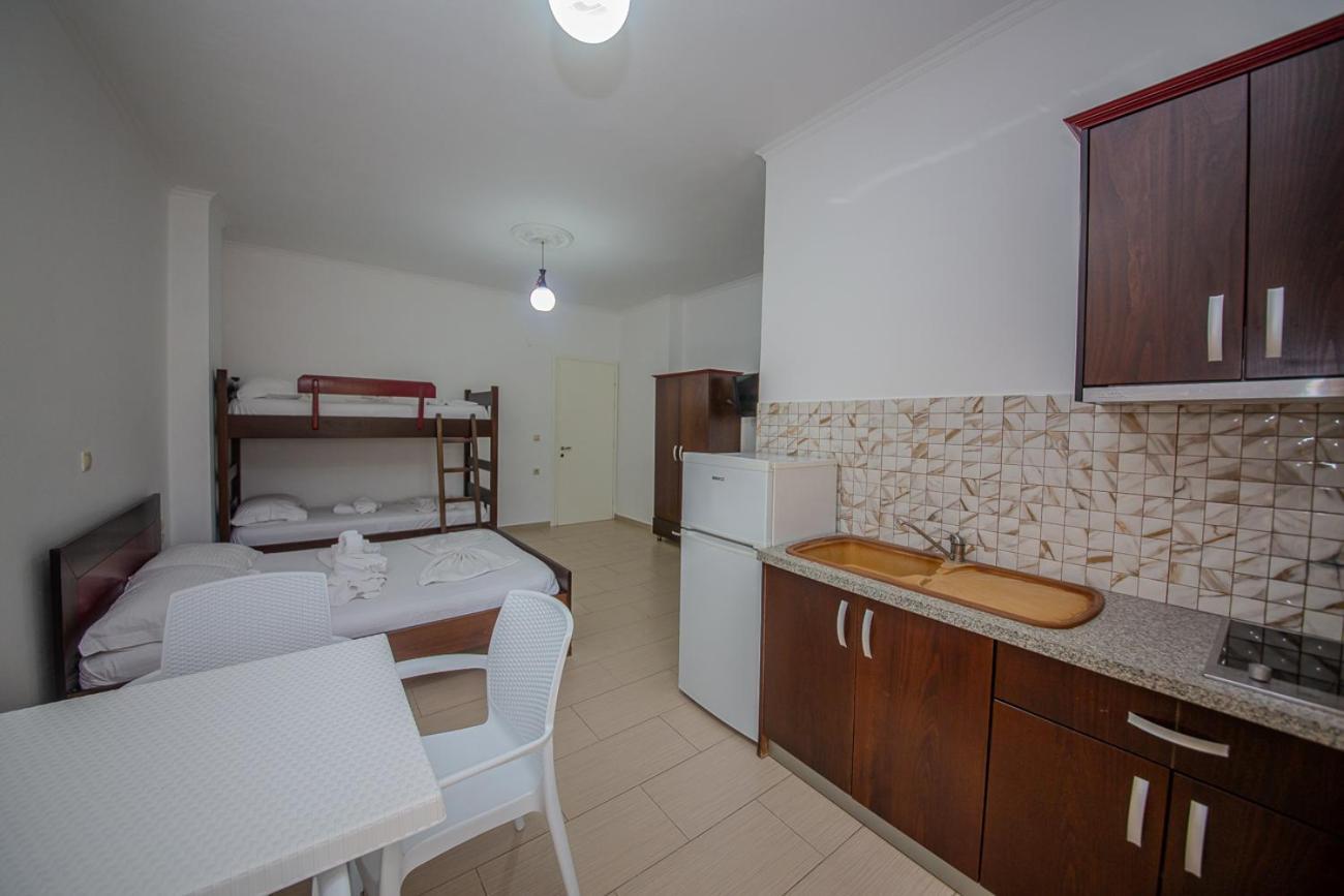 Hotel Landi Ксамил Екстериор снимка