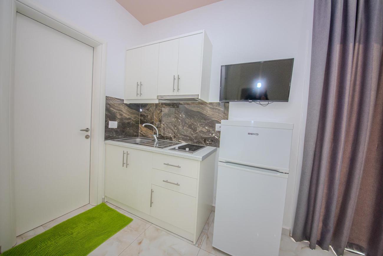 Hotel Landi Ксамил Екстериор снимка