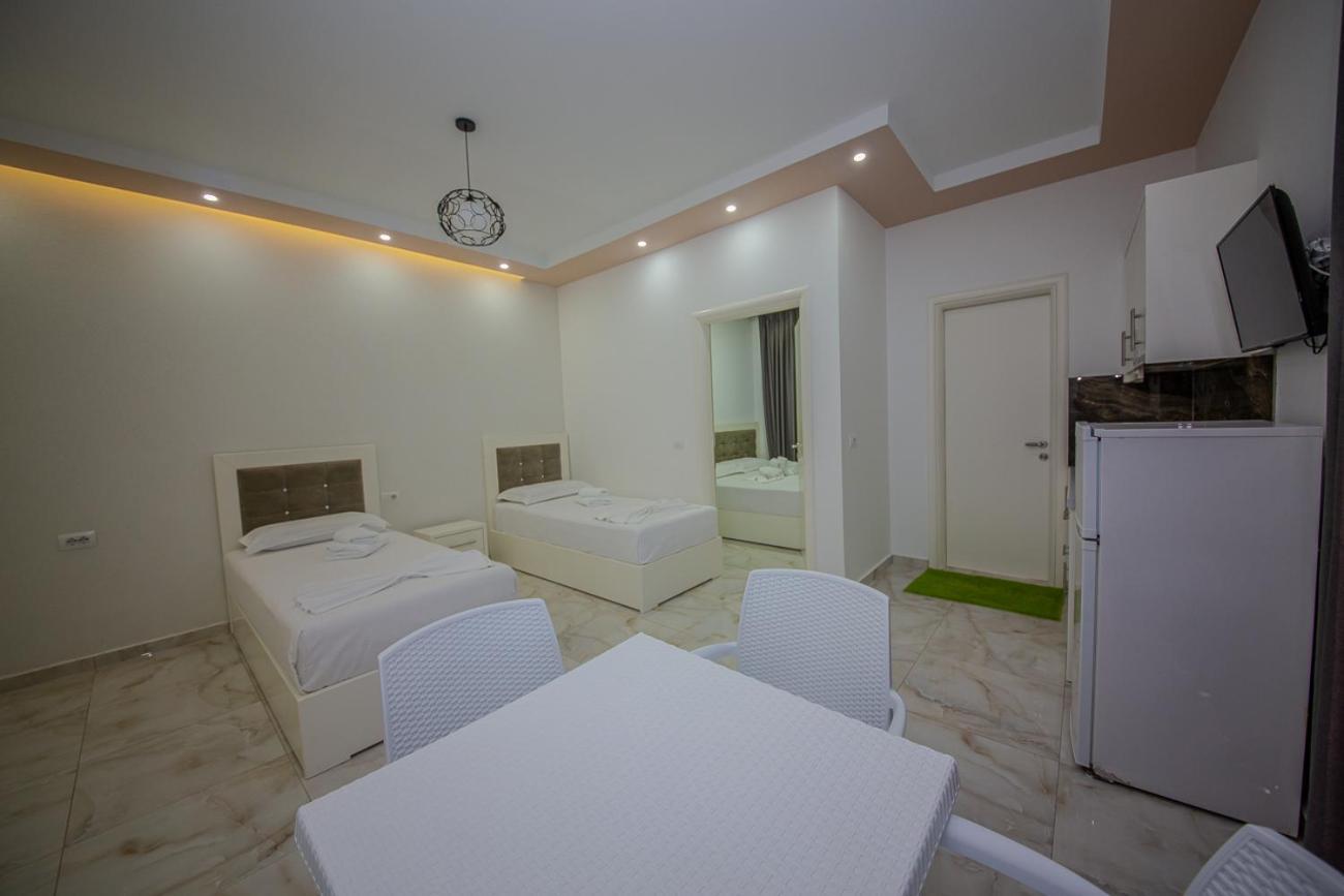 Hotel Landi Ксамил Екстериор снимка