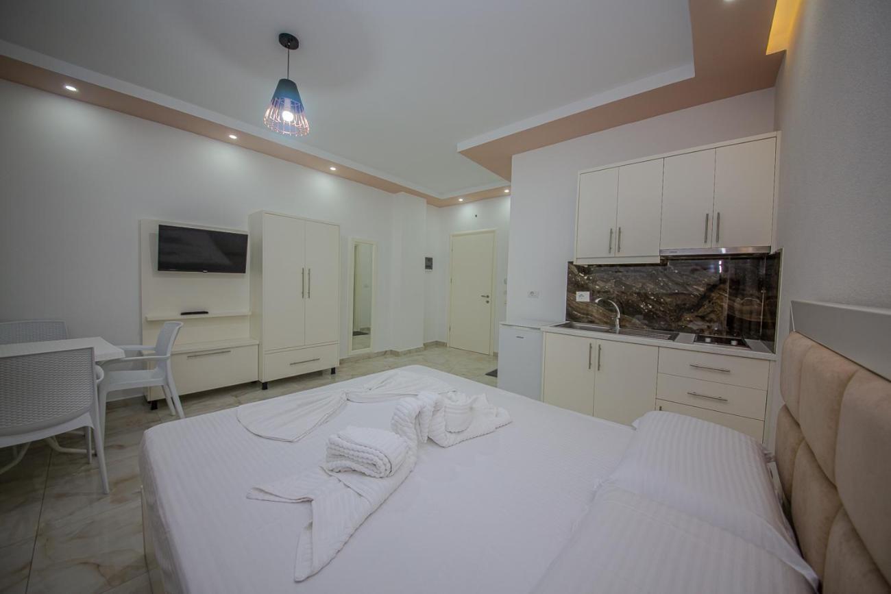 Hotel Landi Ксамил Екстериор снимка