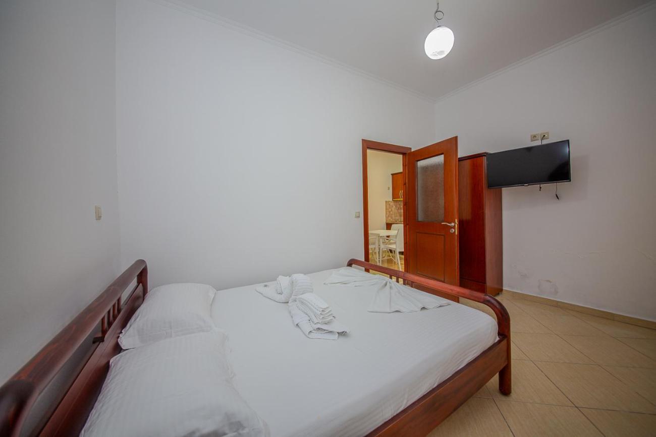 Hotel Landi Ксамил Екстериор снимка